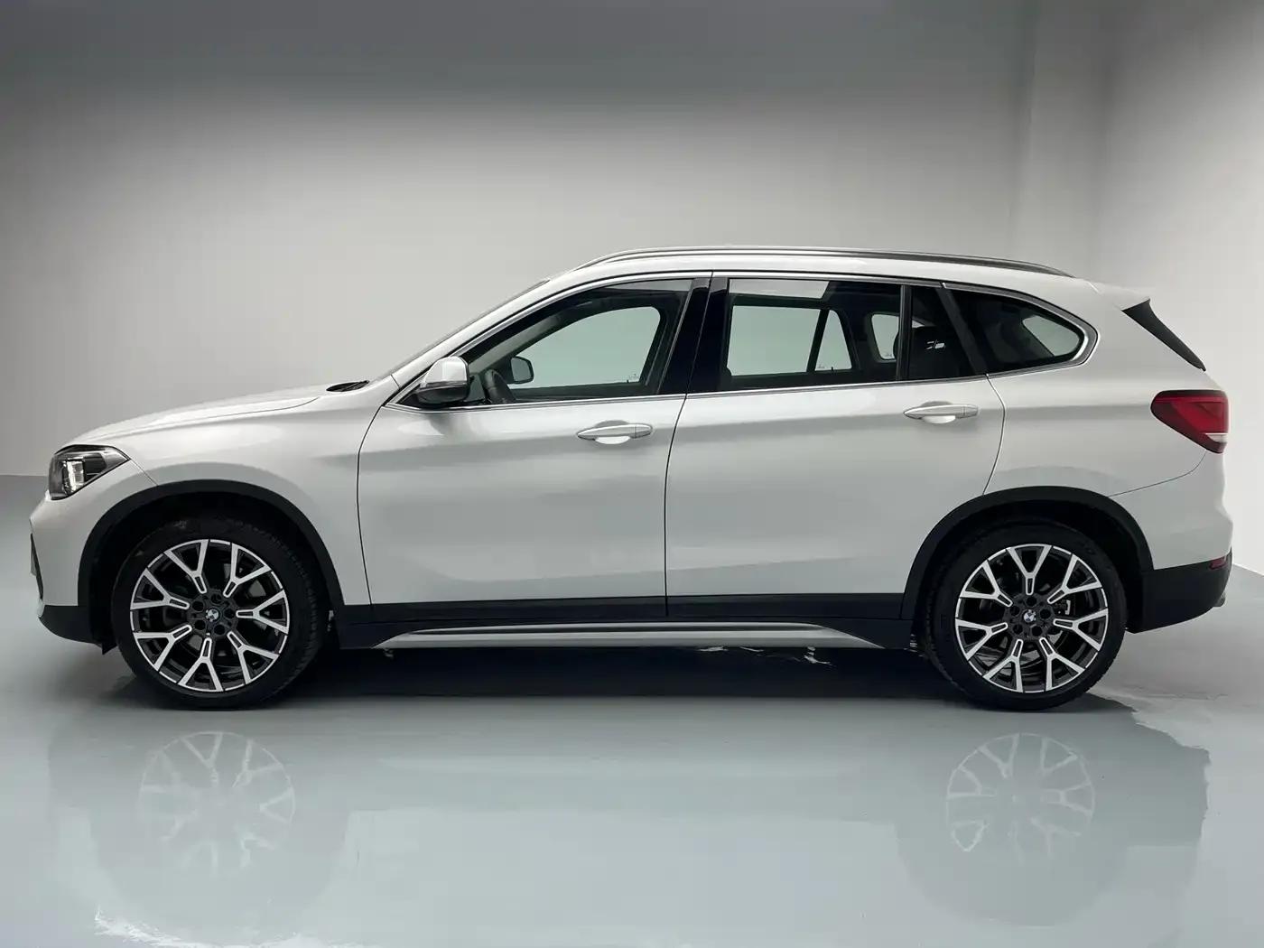 BMW X1 2022 xDrive25Li Premium — миниатюра 5
