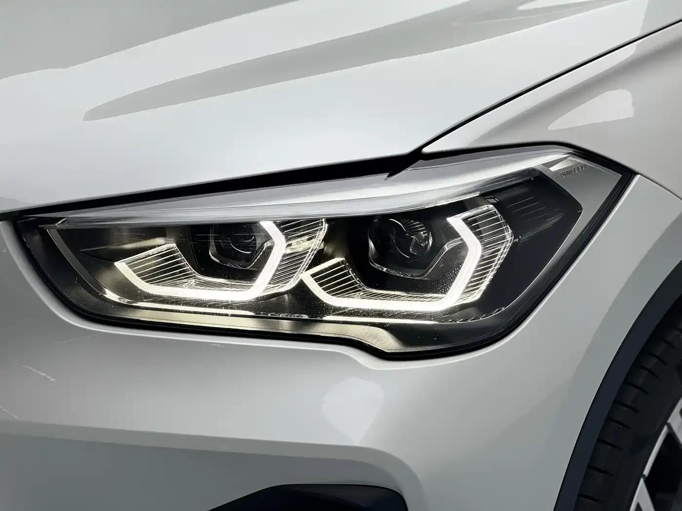 BMW X1 2022 xDrive25Li Premium — миниатюра 6
