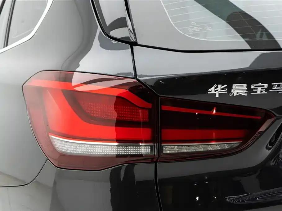 BMW X1 2022 sDrive25Li Leading Edition — миниатюра 13