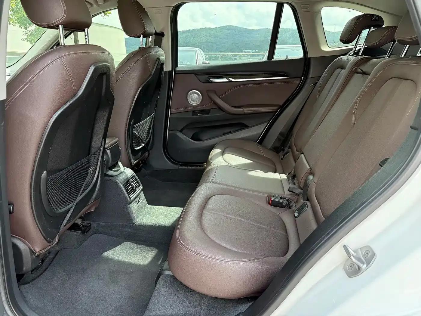 BMW X1 2021 xDrive25Li Premium — миниатюра 10