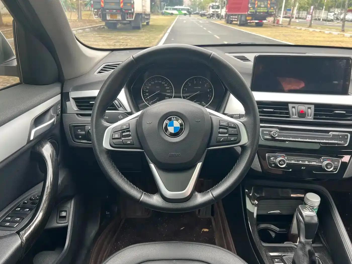 BMW X1 2018 sDrive20Li Leading Edition — миниатюра 18