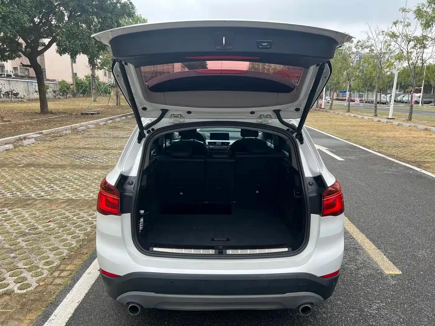 BMW X1 2018 sDrive20Li Leading Edition — миниатюра 20