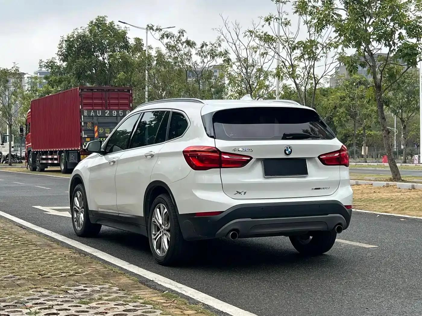 BMW X1 2018 sDrive20Li Leading Edition — миниатюра 7
