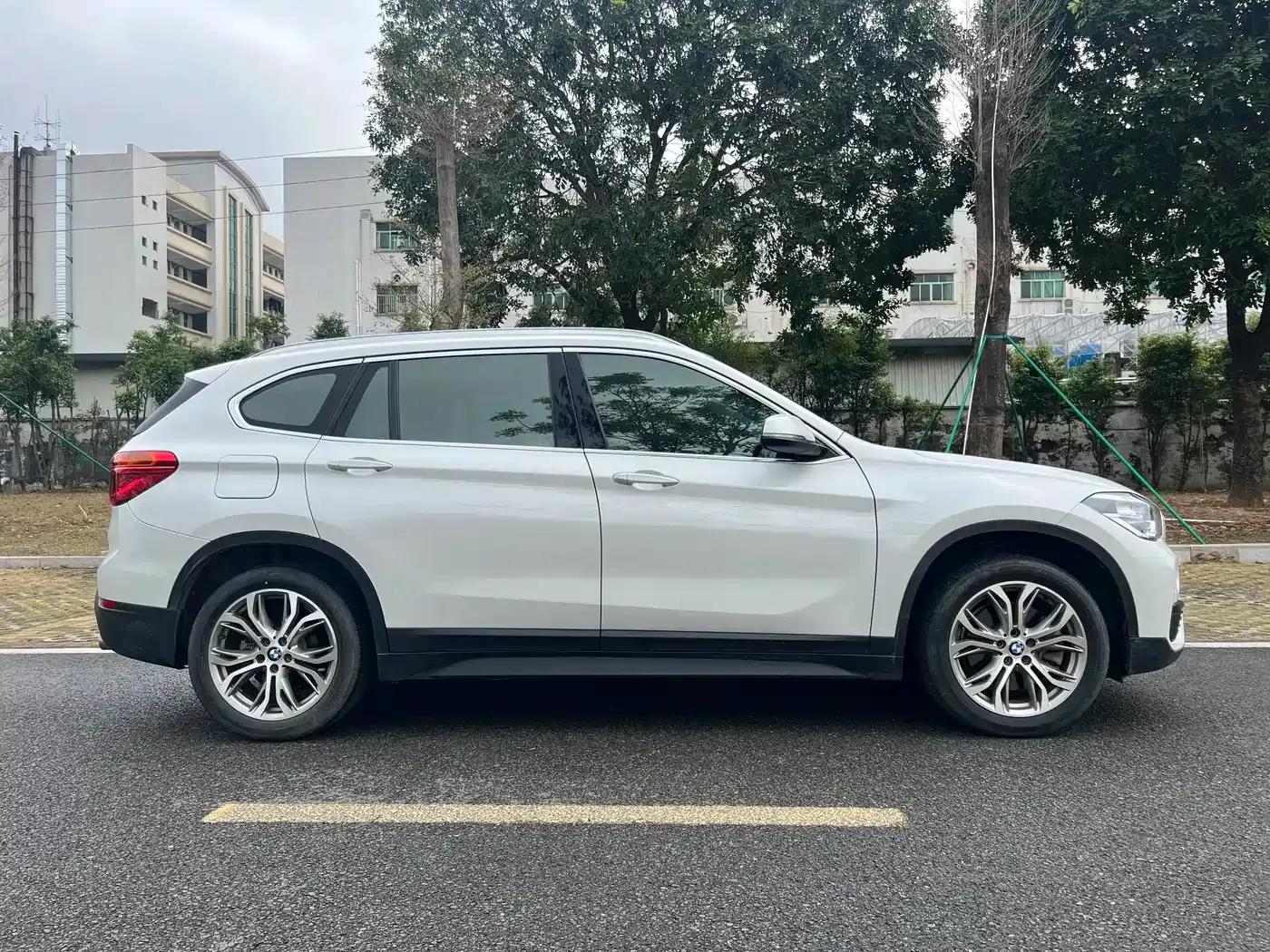 BMW X1 2018 sDrive20Li Leading Edition — миниатюра 8