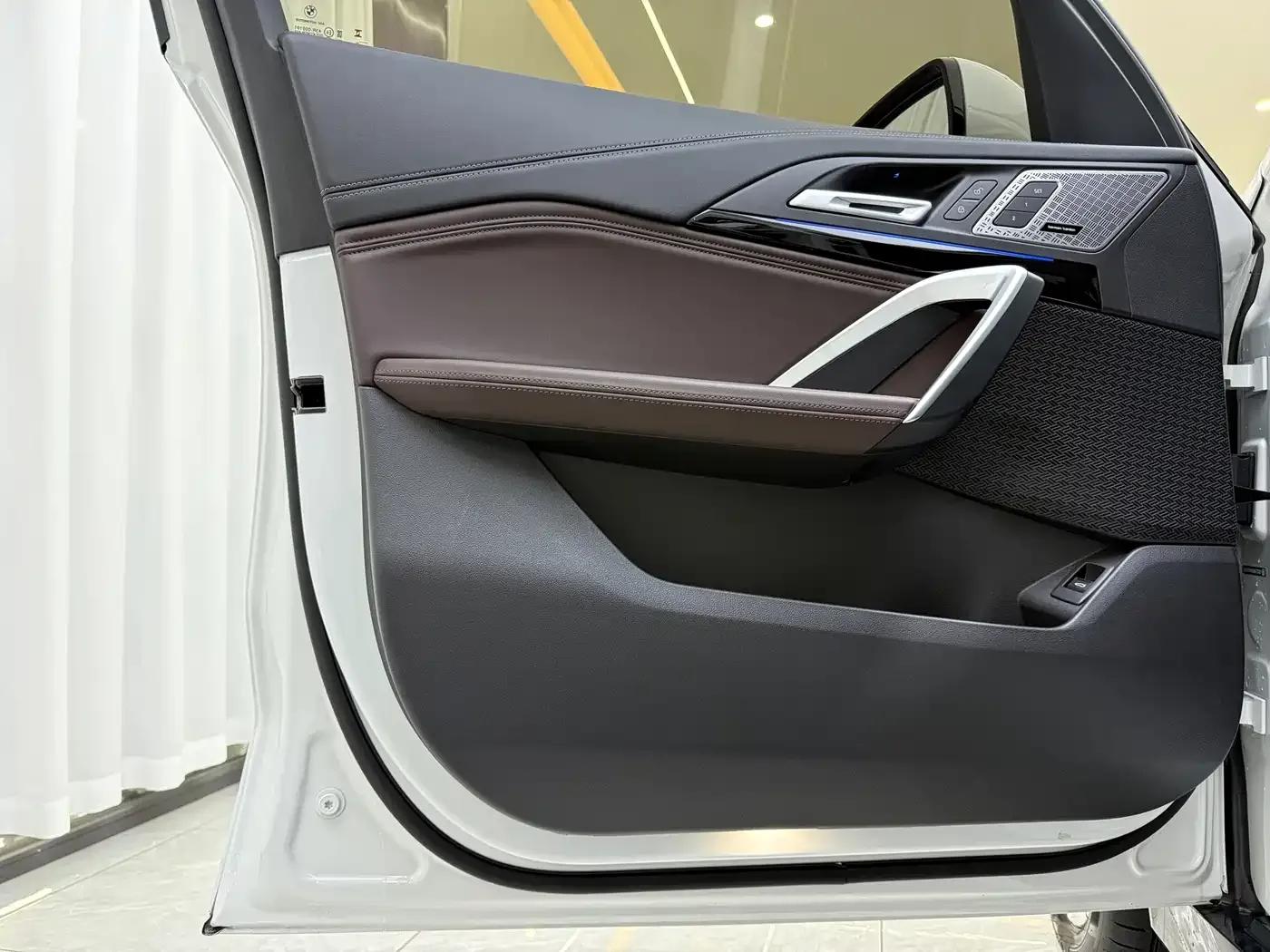 BMW X1 2025 sDrive25Li X Design Package — миниатюра 3
