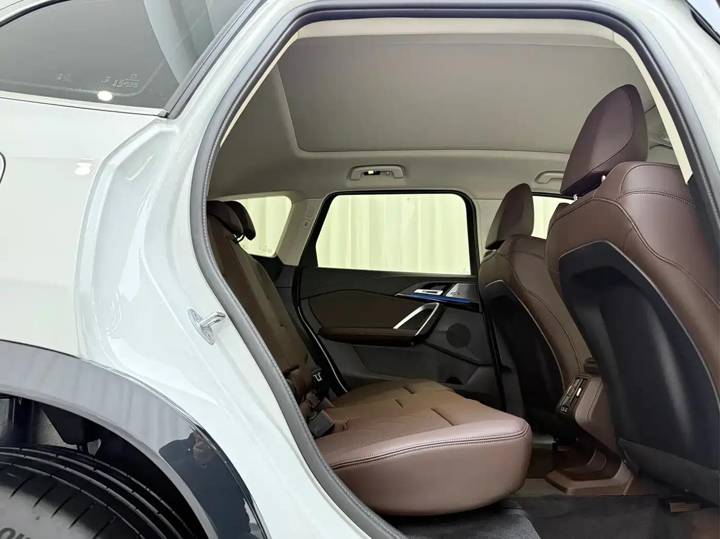 BMW X1 2025 sDrive25Li X Design Package — миниатюра 10