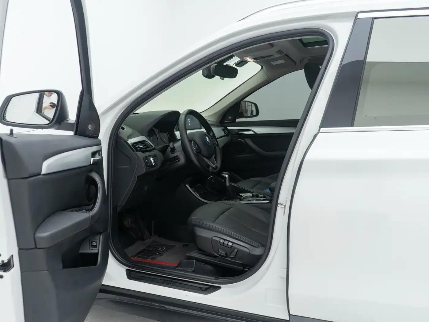 BMW X1 2019 sDrive20Li Leading Edition — миниатюра 6