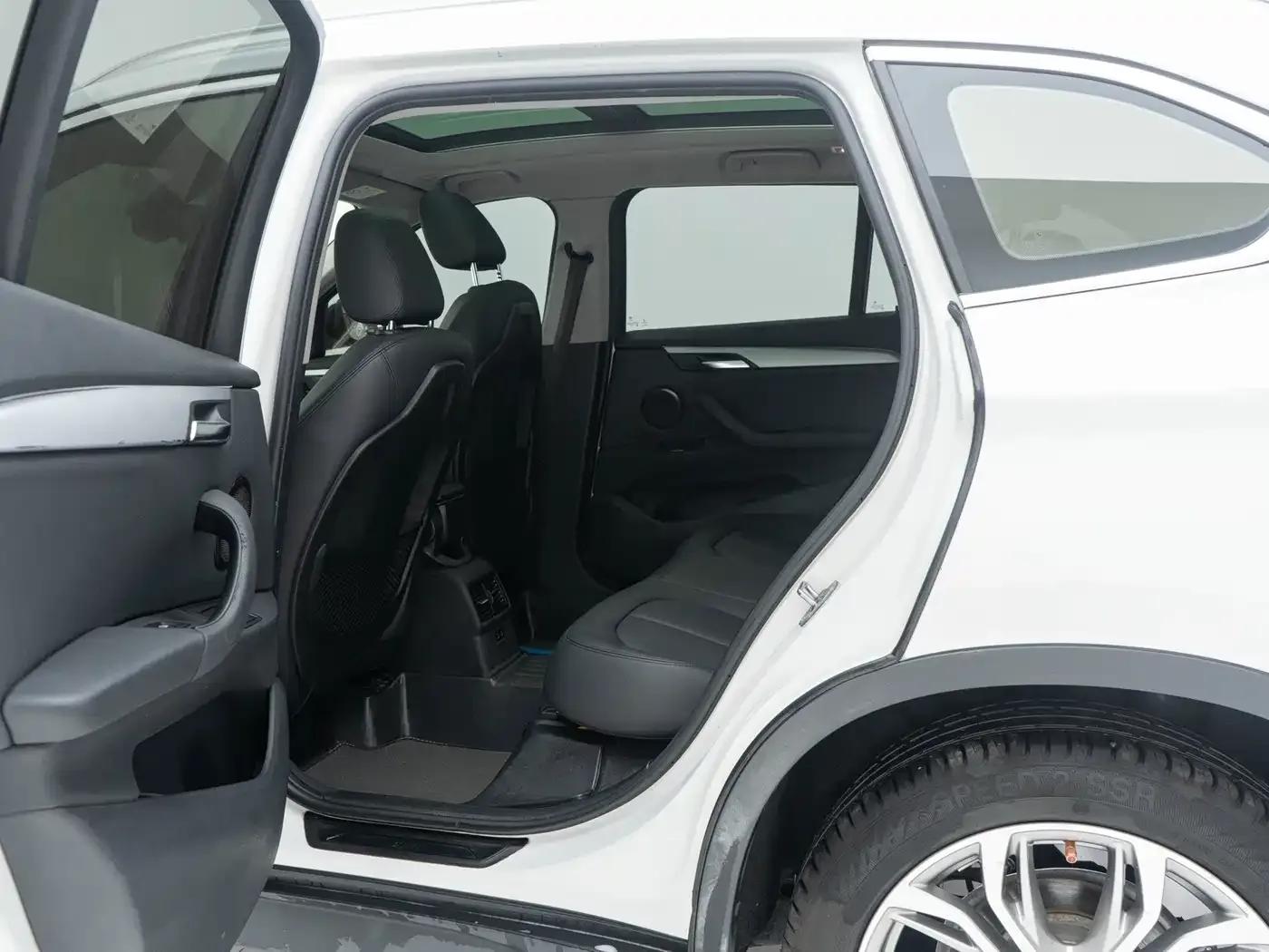 BMW X1 2019 sDrive20Li Leading Edition — миниатюра 7
