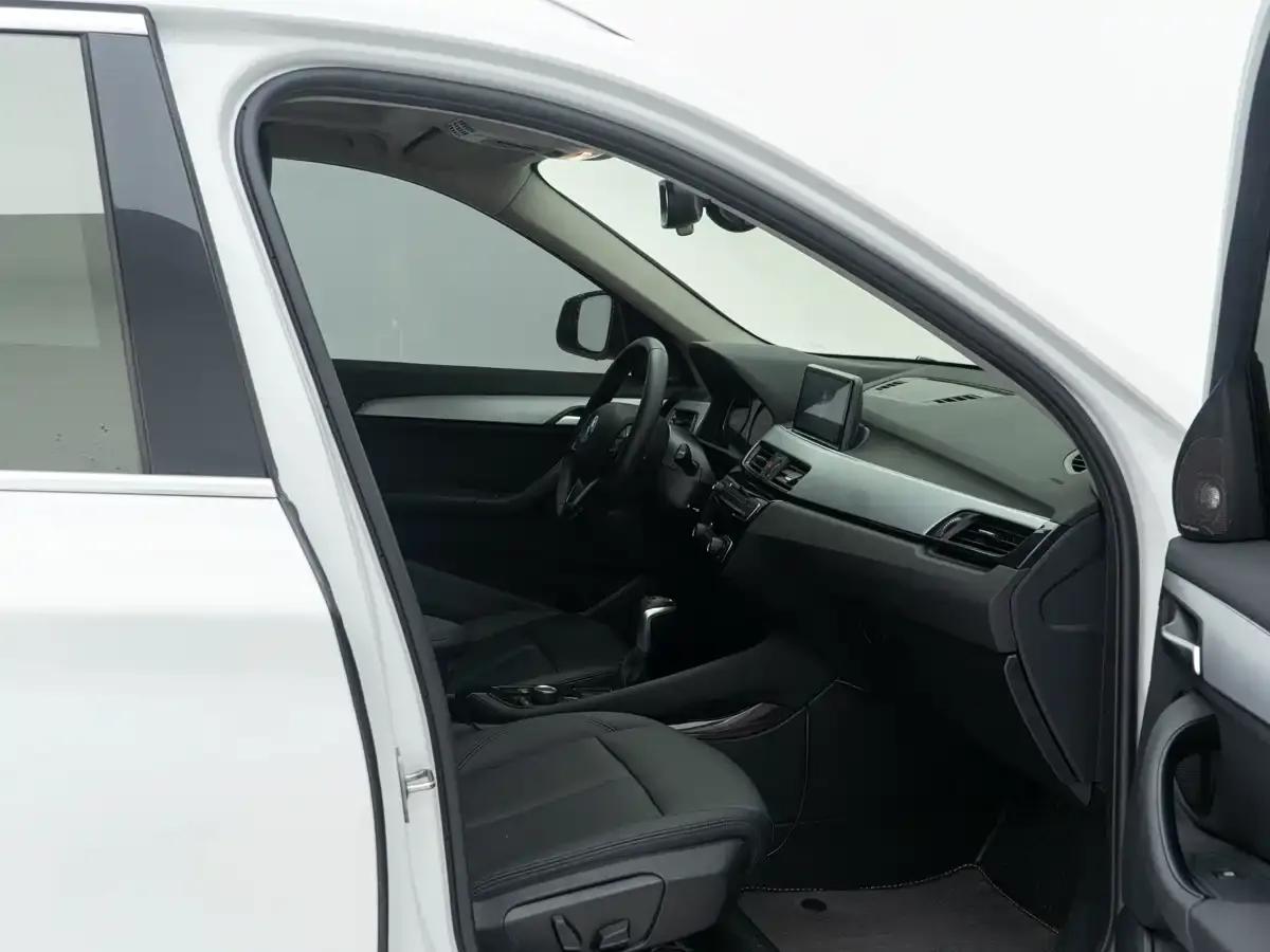 BMW X1 2019 sDrive20Li Leading Edition — миниатюра 10