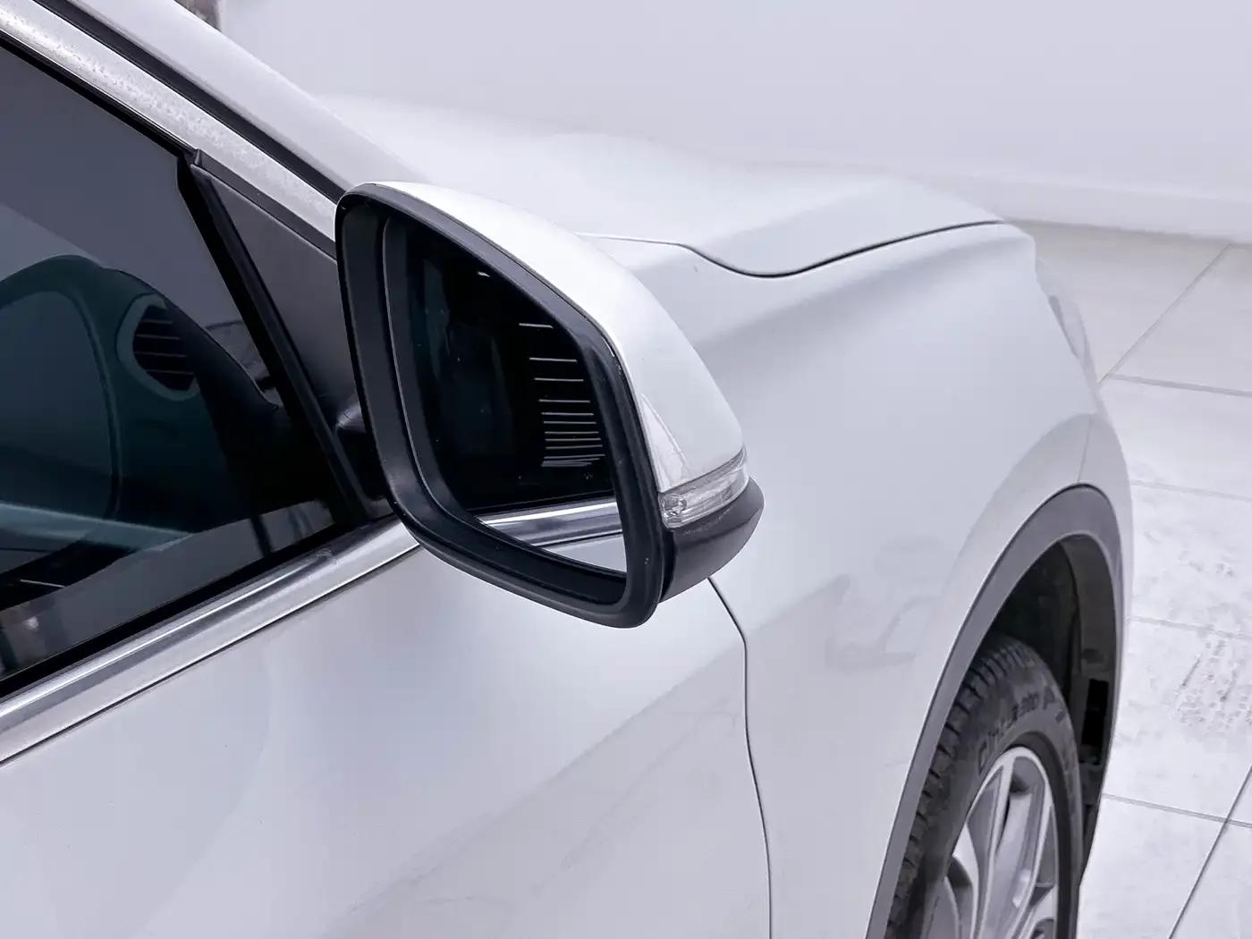 BMW X1 2019 sDrive20Li Leading Edition — миниатюра 16