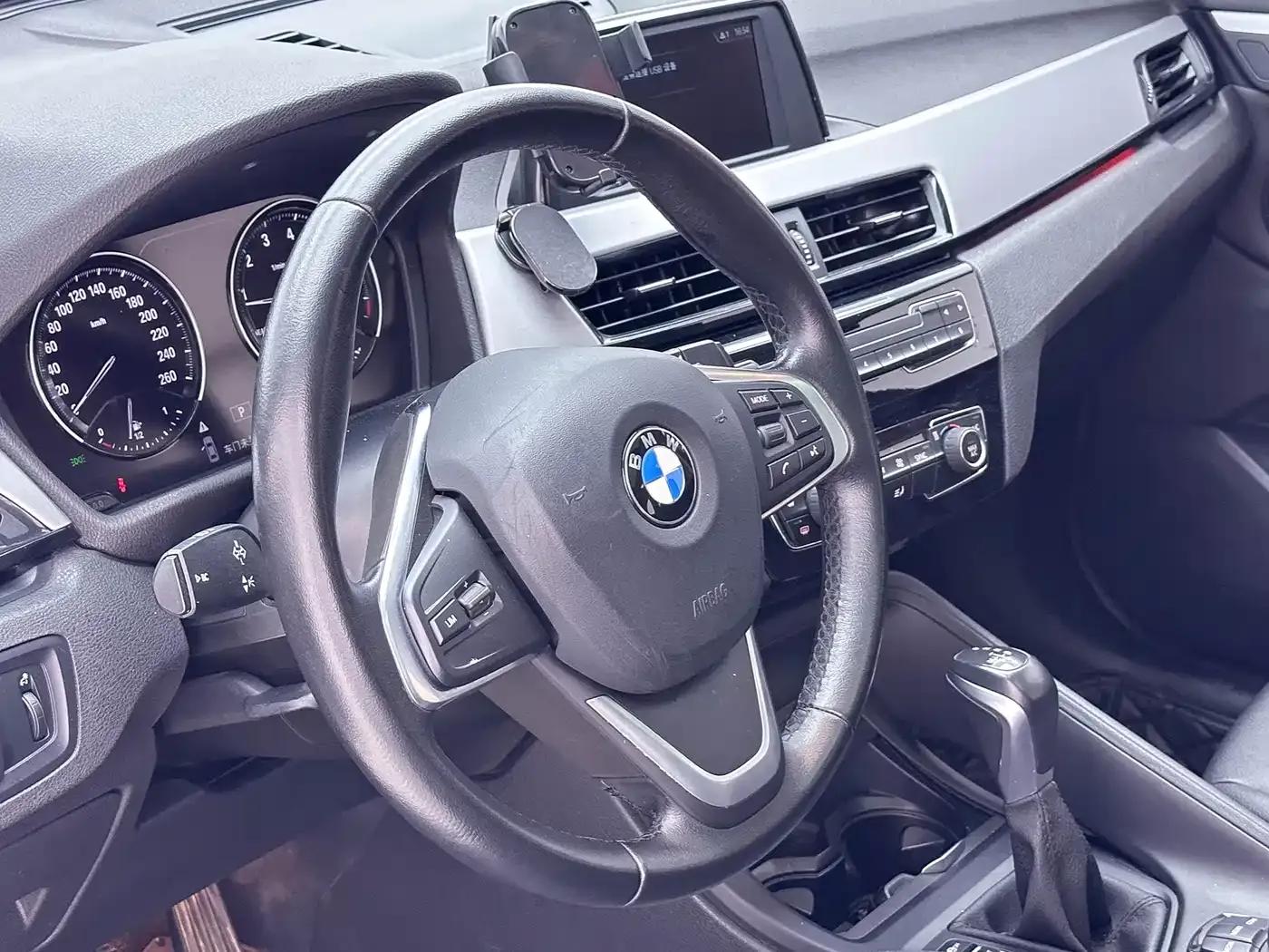 BMW X1 2019 sDrive20Li Leading Edition — миниатюра 5