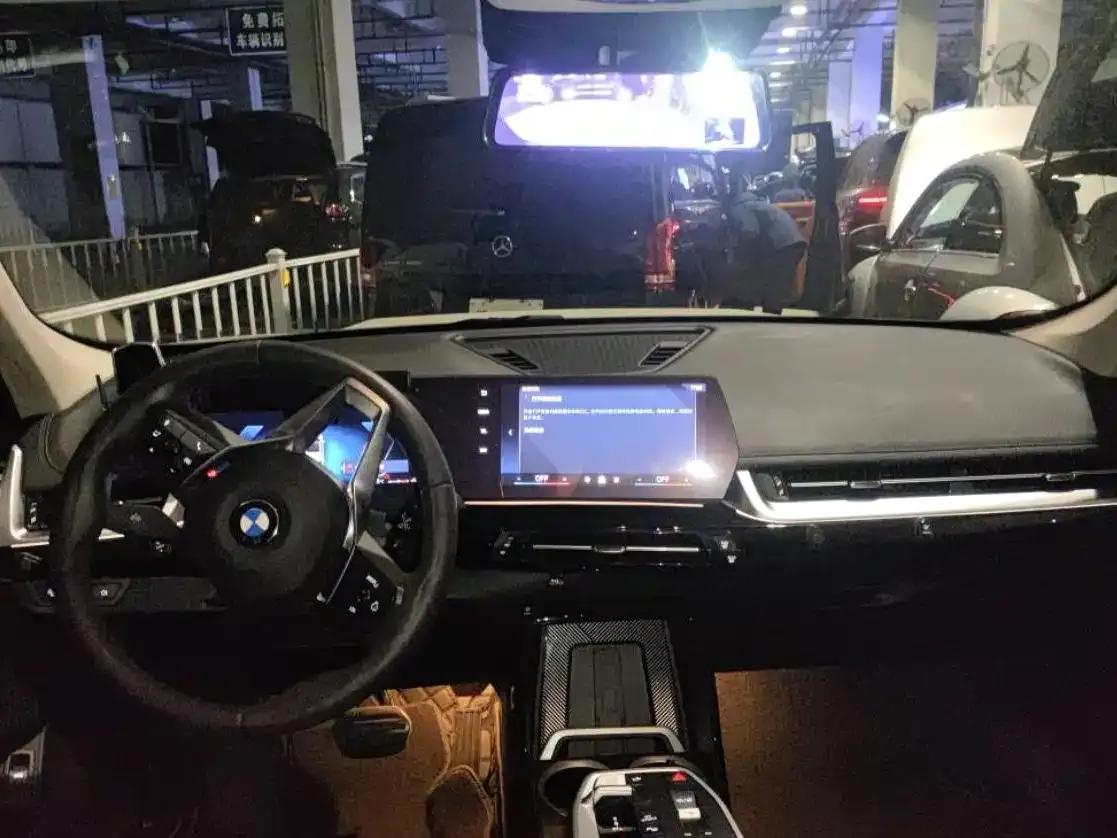 2023 BMW X1 xDrive25Li X Design Package — миниатюра 5