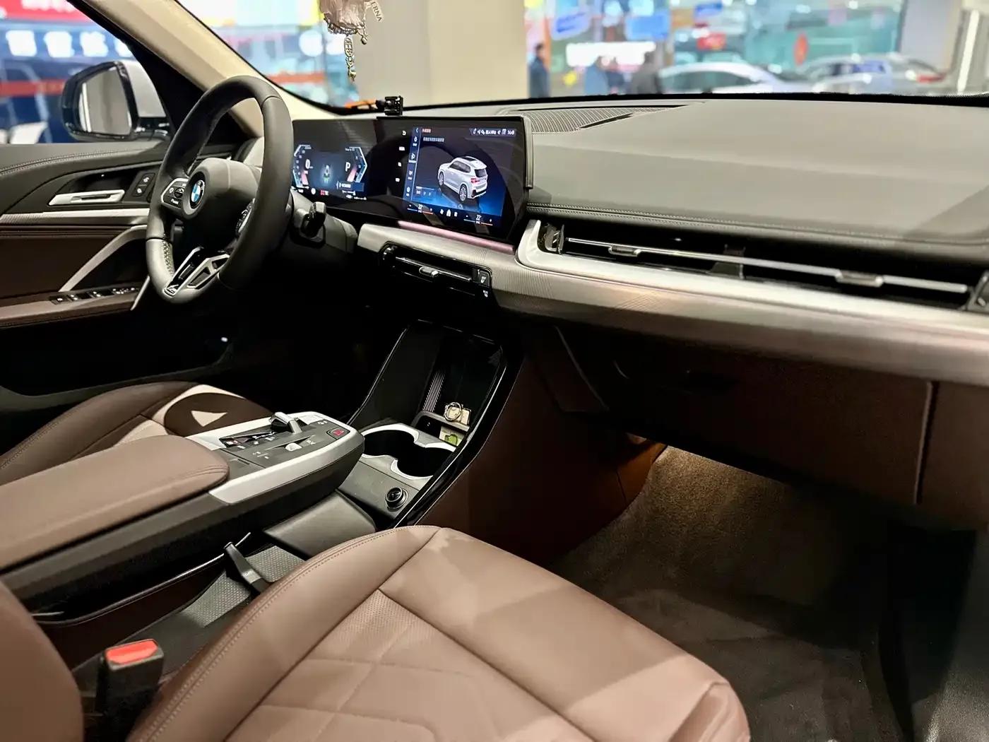 2024 BMW X1 sDrive25Li M Sport Package — миниатюра 6