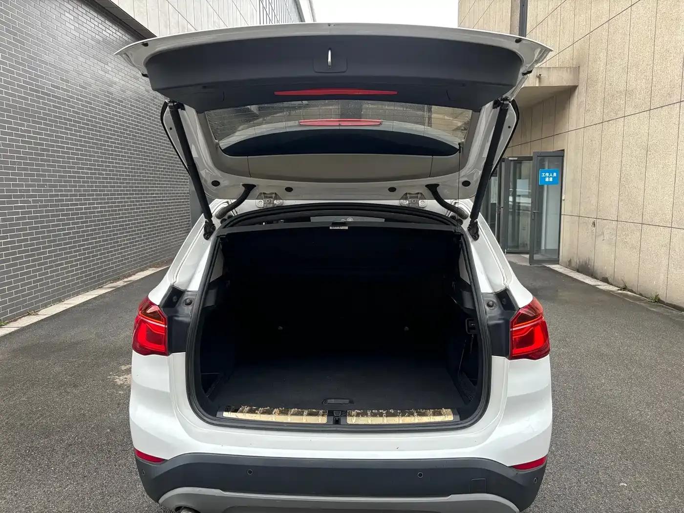 BMW X1 2018 sDrive18Li Fashion Edition — миниатюра 14