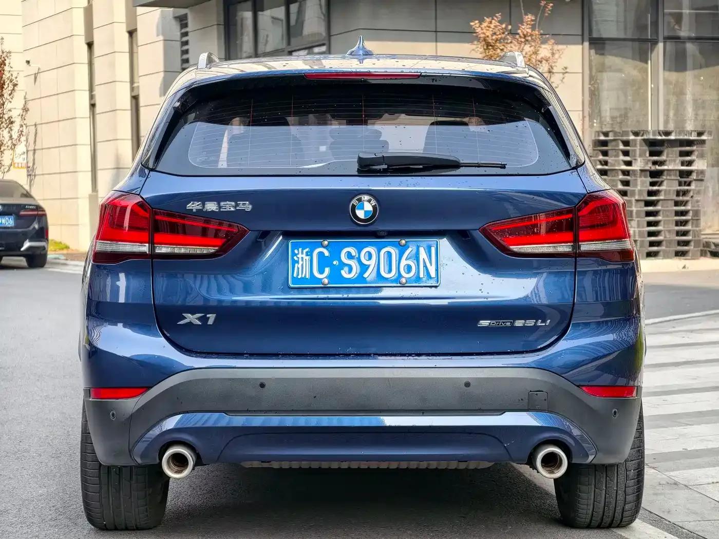 BMW X1 2021 sDrive25Li Leading Edition — миниатюра 4