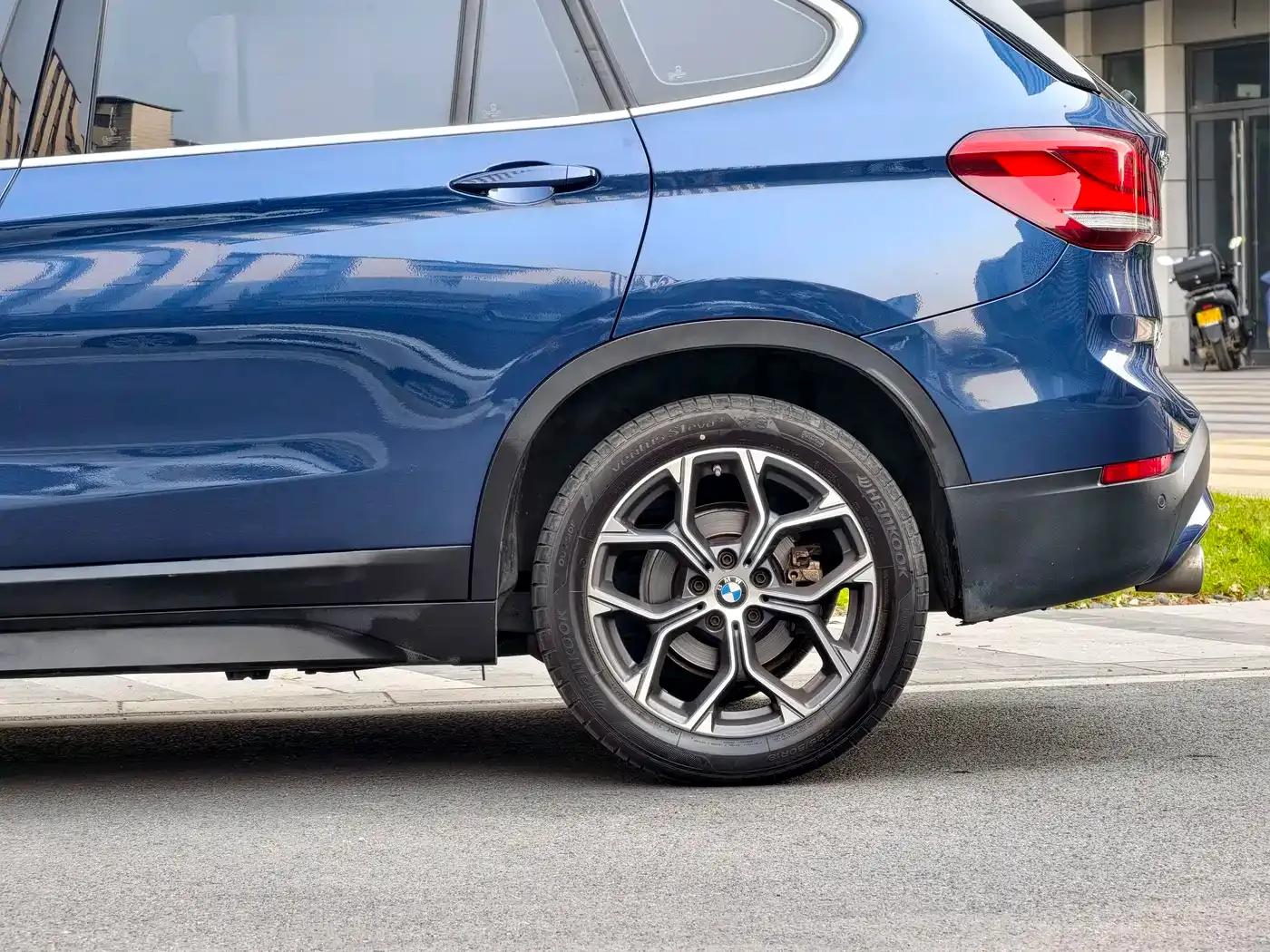 BMW X1 2021 sDrive25Li Leading Edition — миниатюра 6