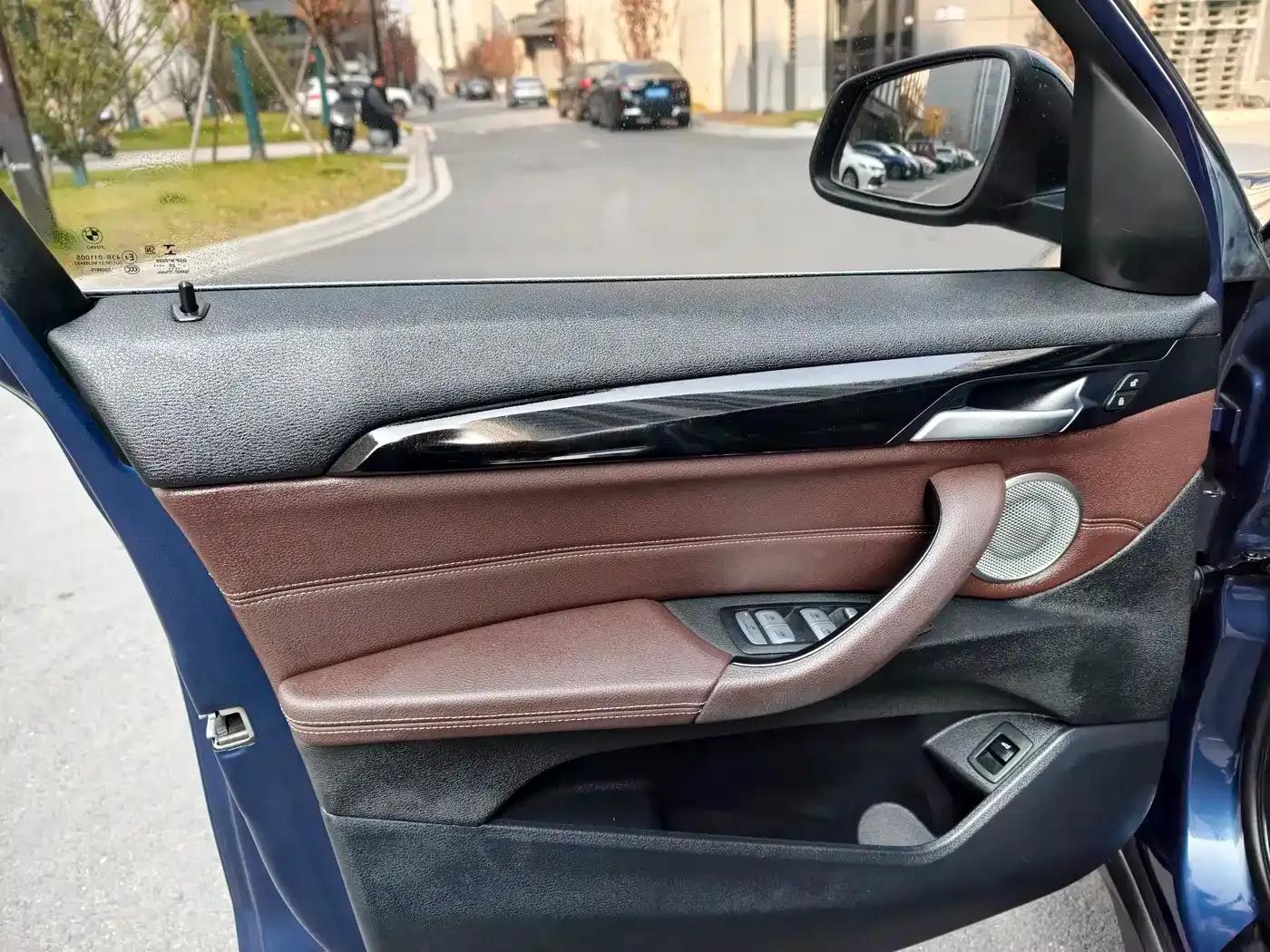 BMW X1 2021 sDrive25Li Leading Edition — миниатюра 7