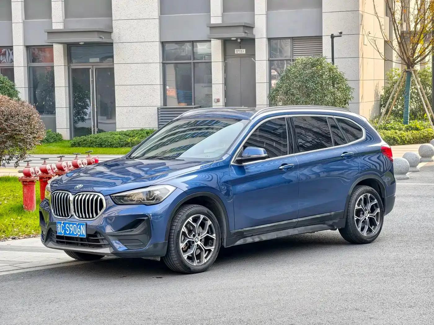 BMW X1 2021 sDrive25Li Leading Edition — миниатюра 8