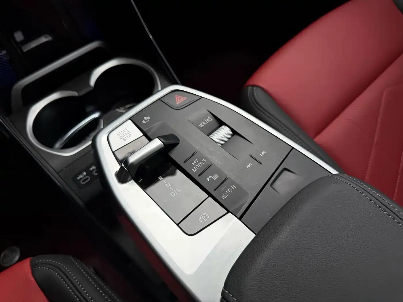 2024 BMW X1 sDrive25Li M Sport Package — миниатюра 21