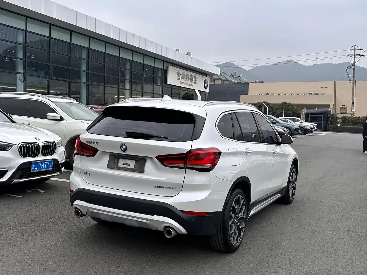 BMW X1 2021 xDrive25Li Premium — миниатюра 11