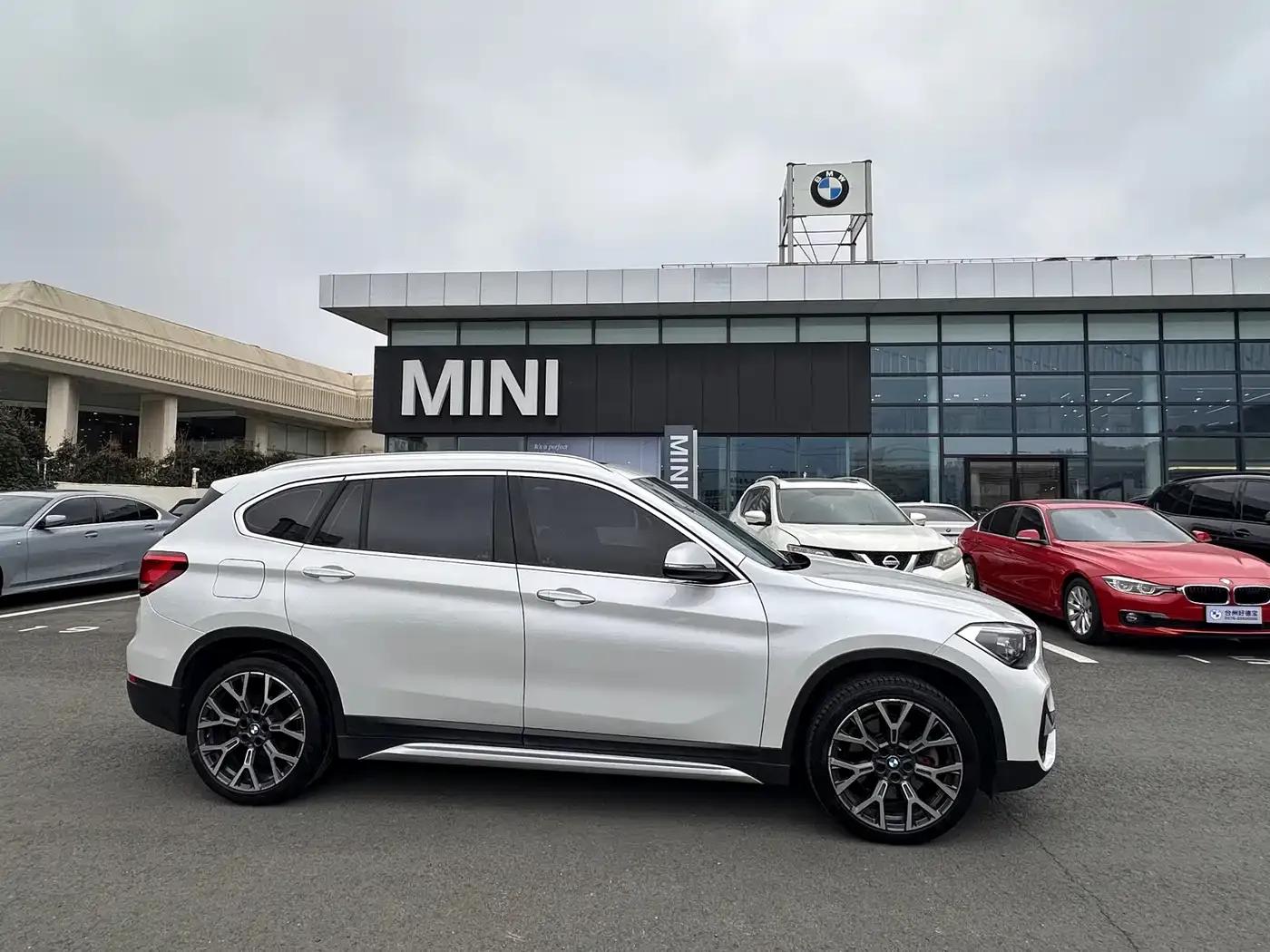 BMW X1 2021 xDrive25Li Premium — миниатюра 13