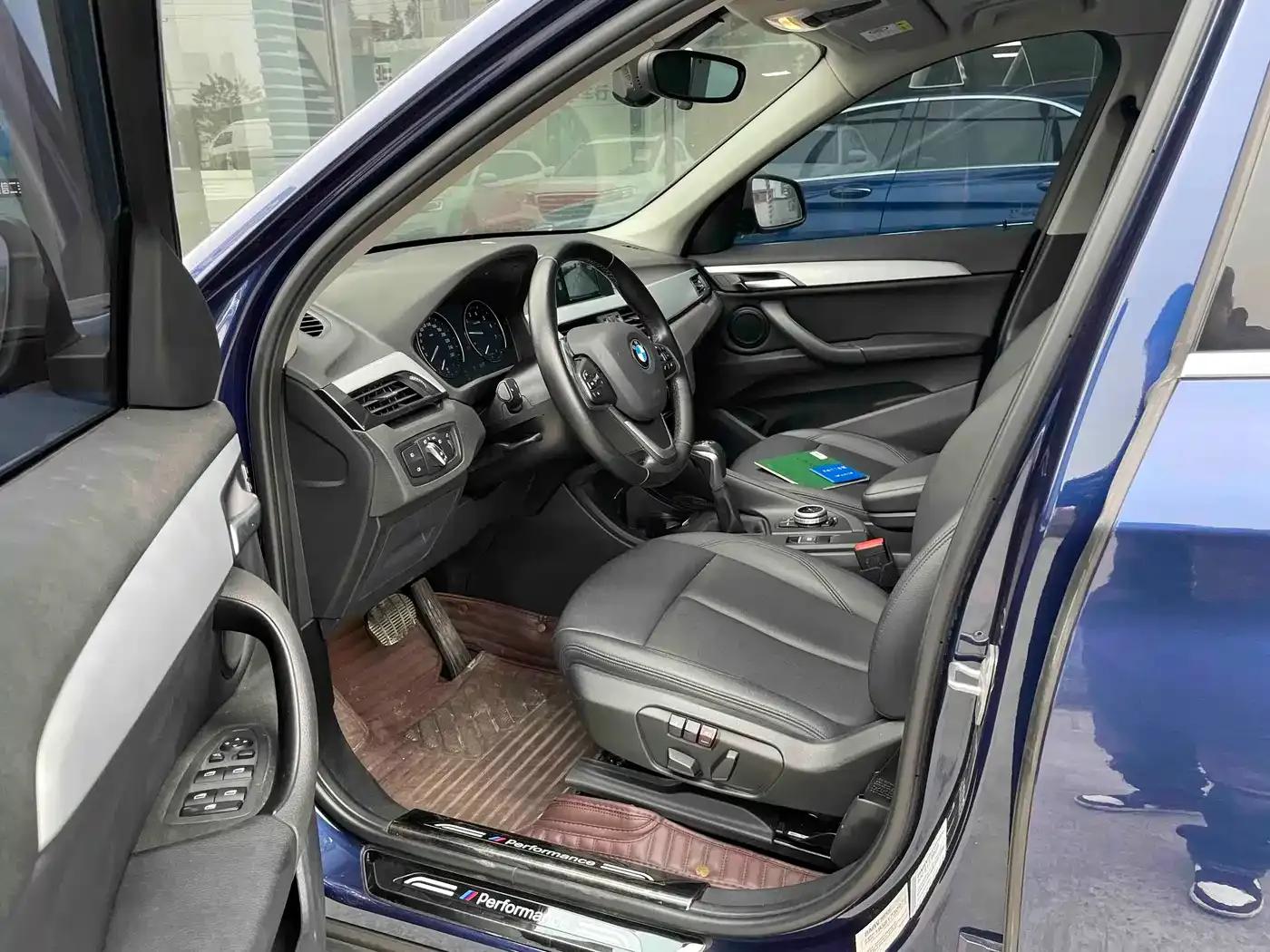BMW X1 2019 sDrive20Li Leading Edition — миниатюра 6