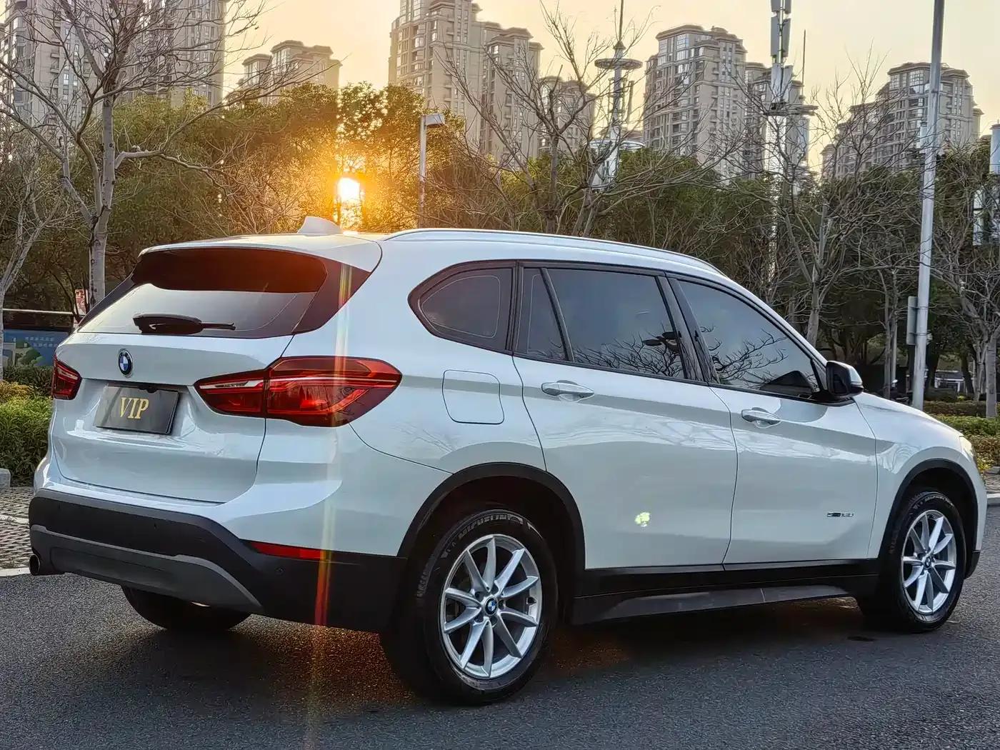 BMW X1 2018 sDrive18Li Fashion Edition — миниатюра 4