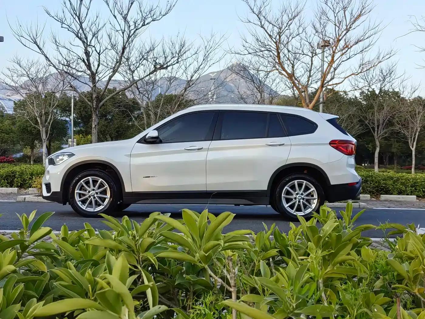 BMW X1 2018 sDrive18Li Fashion Edition — миниатюра 7