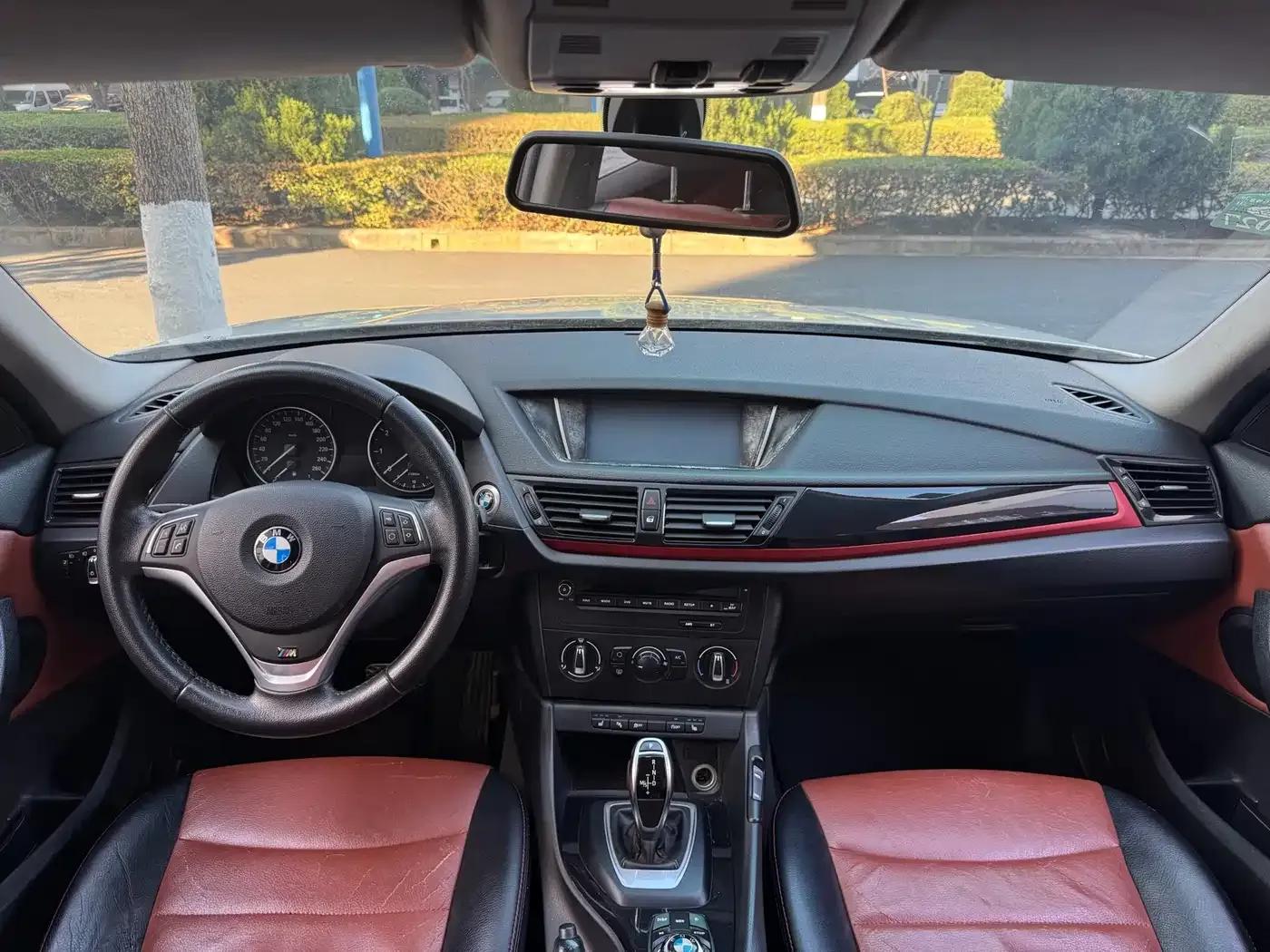 BMW X1 2015 sDrive18i Fashion Upgrade Edition — миниатюра 3