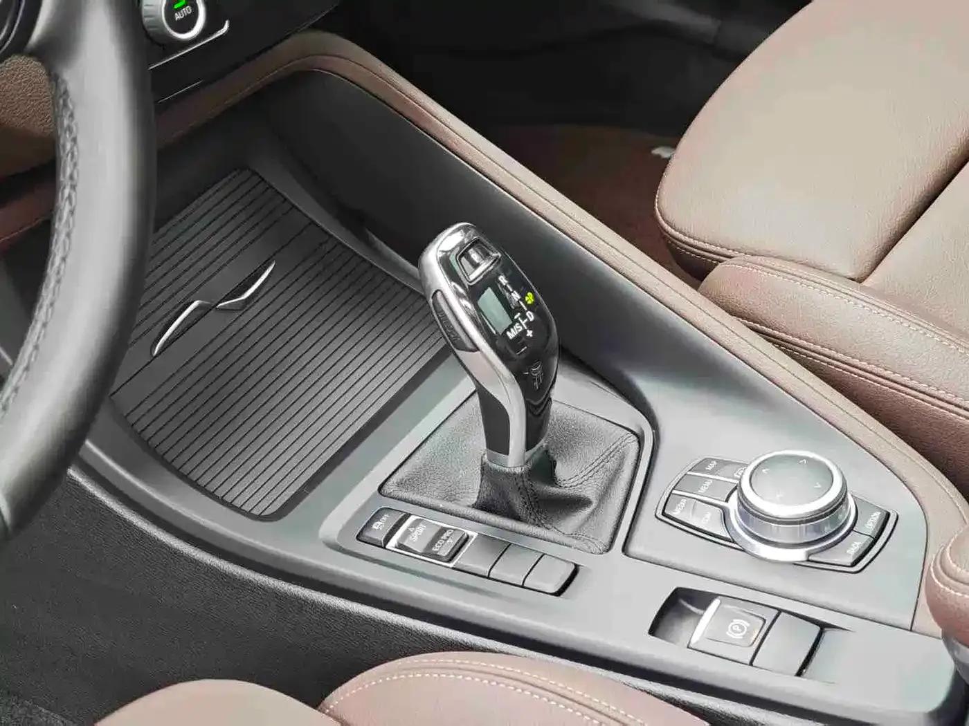BMW X1 2020 sDrive25Li Leading Edition — миниатюра 4
