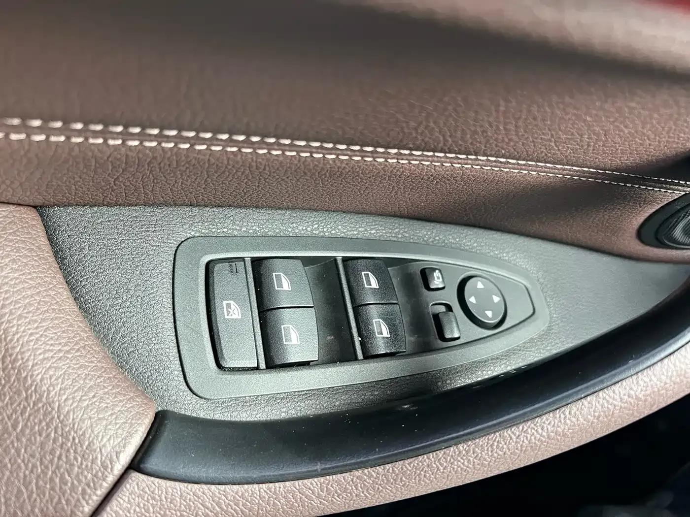 BMW X1 2018 xDrive20Li Premium — миниатюра 24