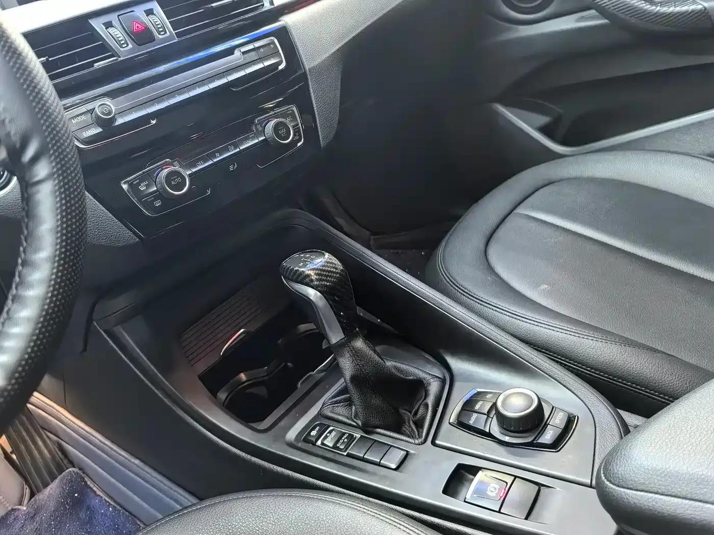 BMW X1 2018 sDrive18Li Fashion Edition — миниатюра 9
