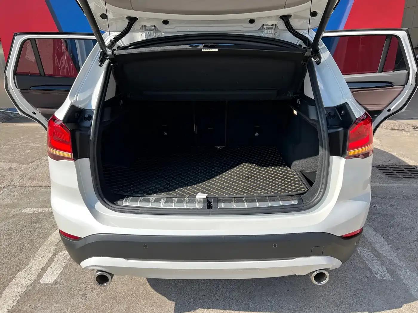 BMW X1 2021 sDrive25Li Leading Edition — миниатюра 18