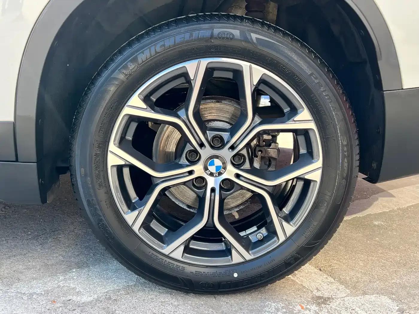 BMW X1 2021 sDrive25Li Leading Edition — миниатюра 33