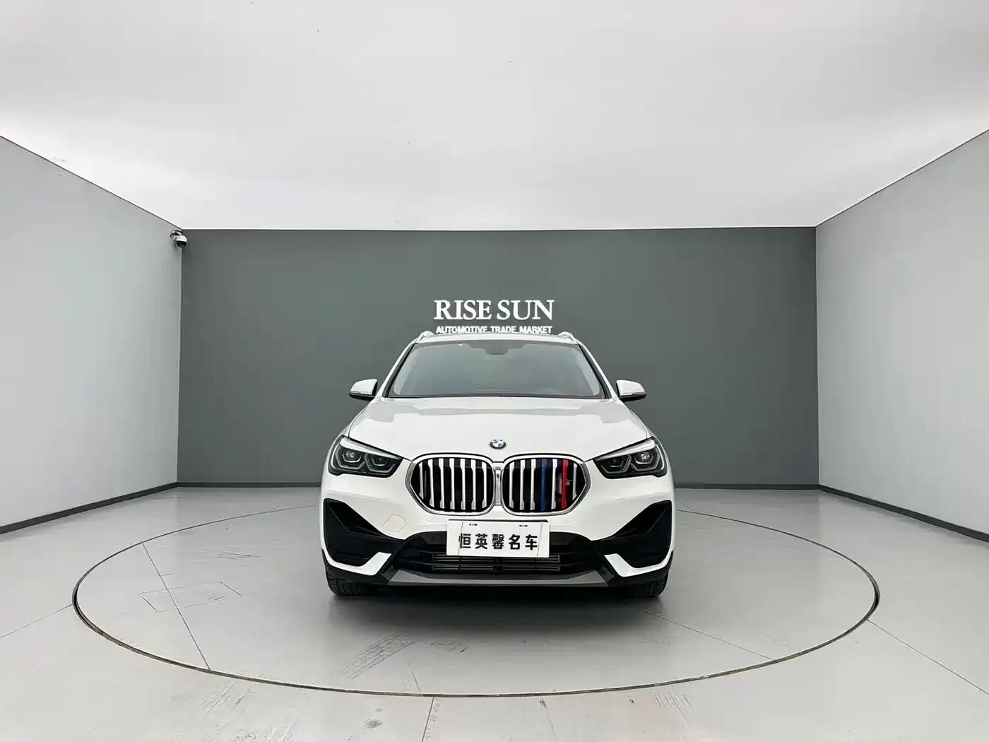 BMW X1 2022 sDrive25Li Leading Edition — миниатюра 2