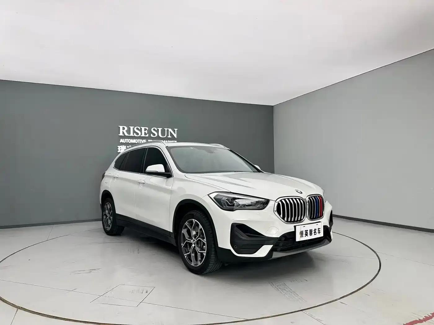 BMW X1 2022 sDrive25Li Leading Edition — миниатюра 3