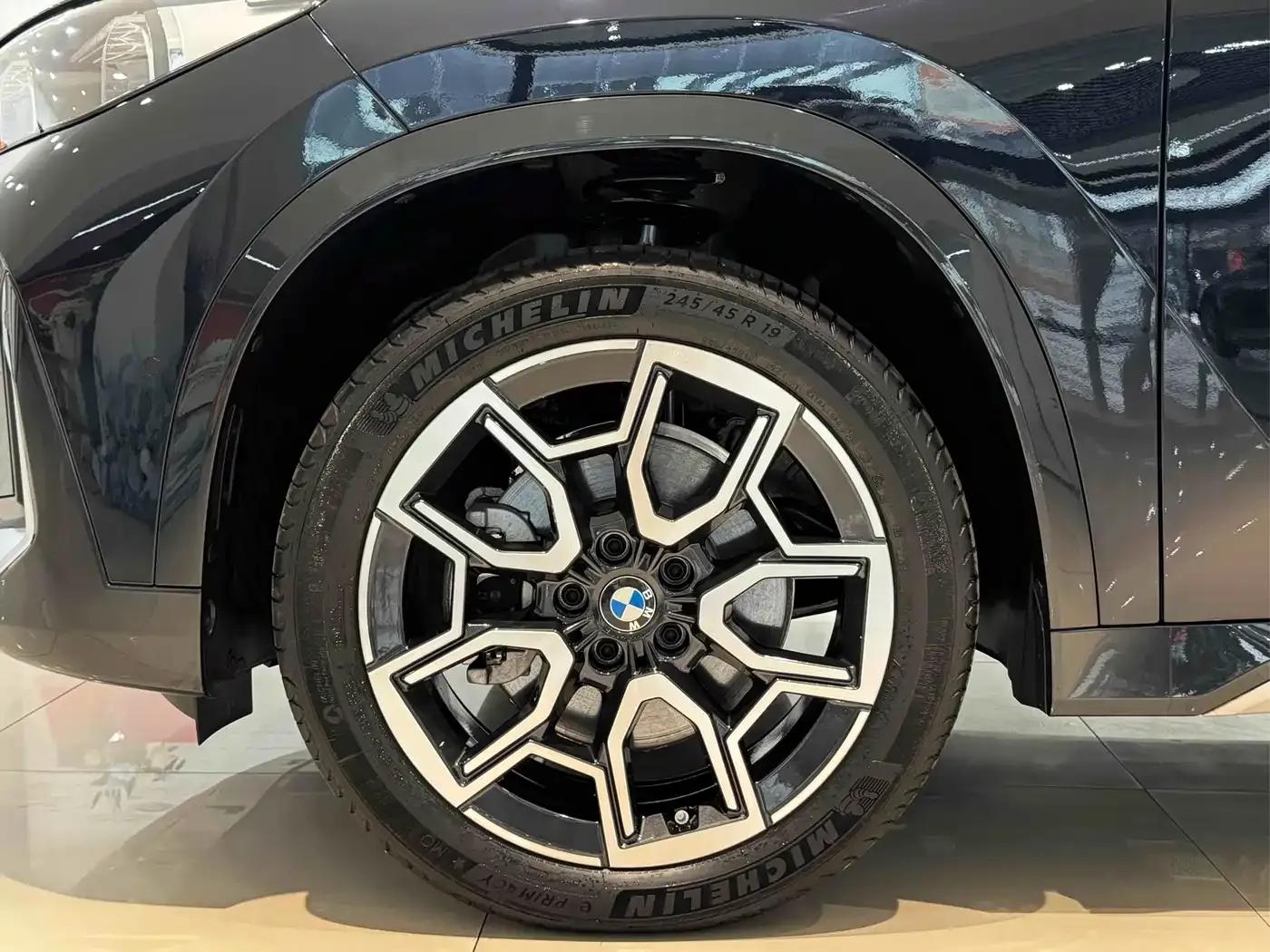 2024 BMW X1 sDrive25Li M Sport Package — миниатюра 17