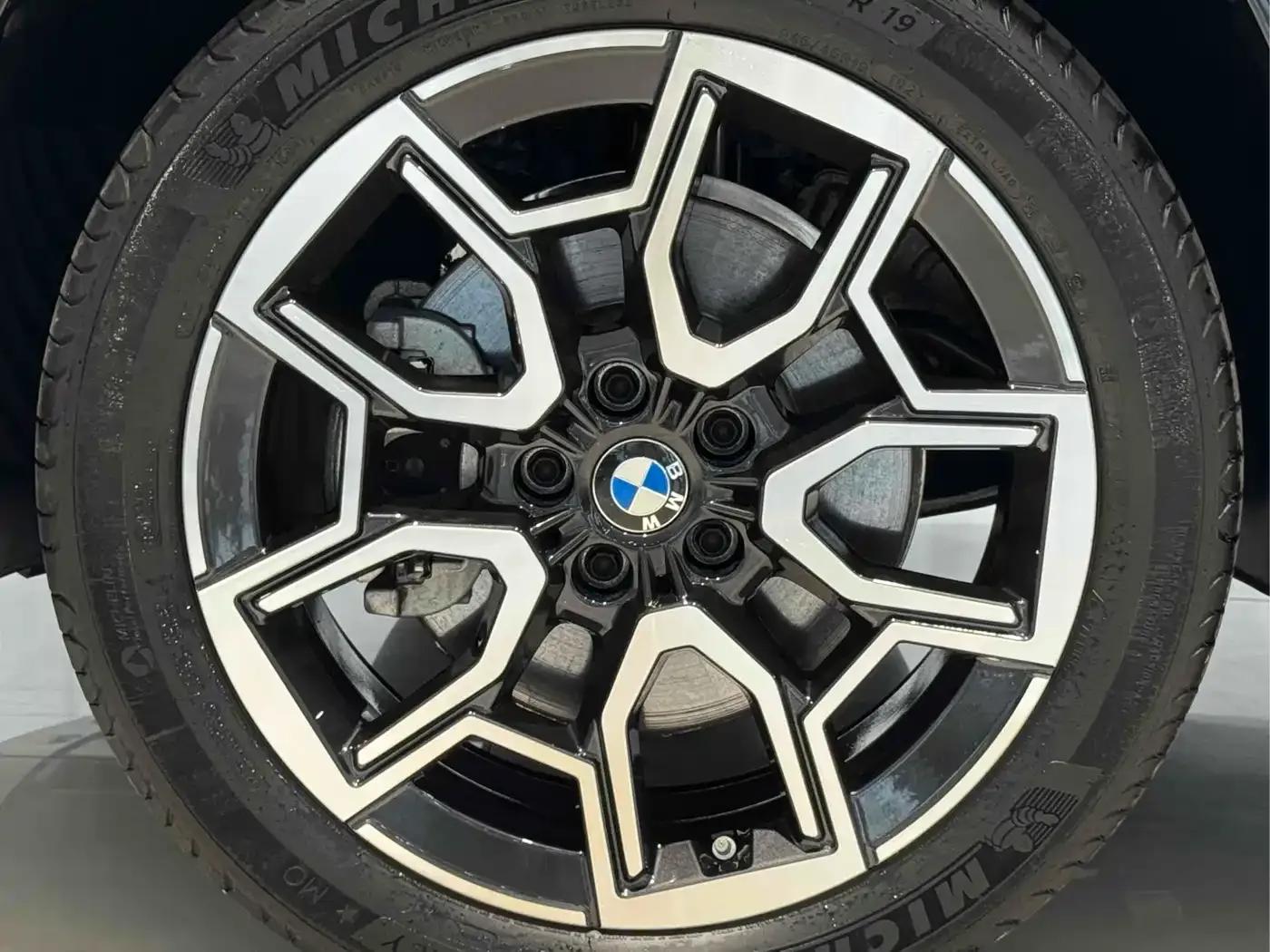 2024 BMW X1 sDrive25Li M Sport Package — миниатюра 18