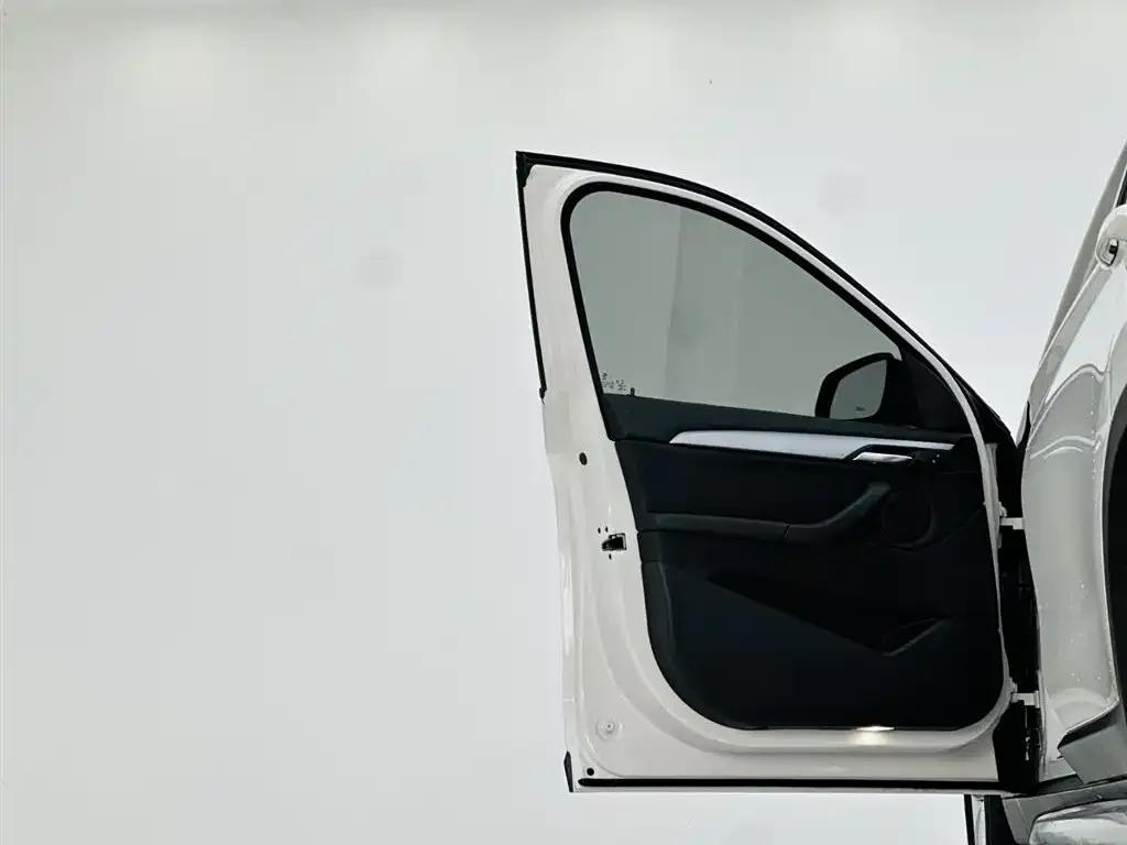 BMW X1 2019 sDrive18Li Fashion Edition — миниатюра 12