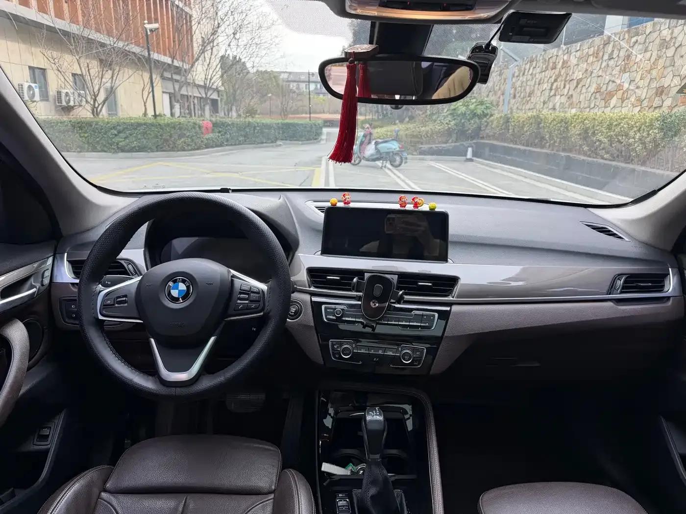 BMW X1 2018 sDrive18Li Premium — миниатюра 17
