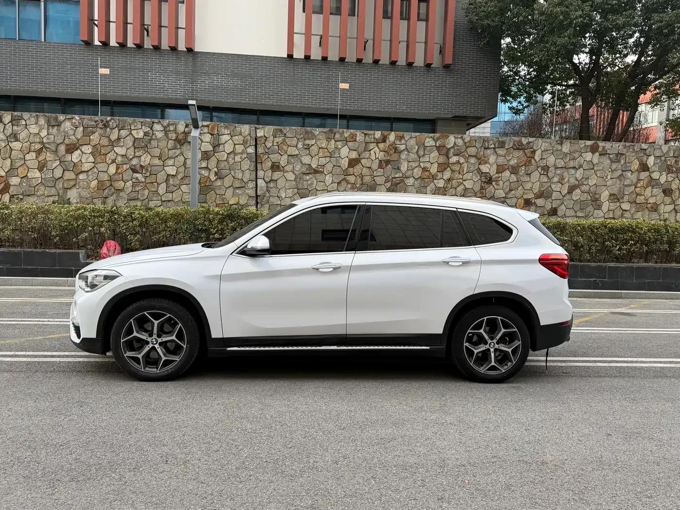 BMW X1 2018 sDrive18Li Premium — миниатюра 5