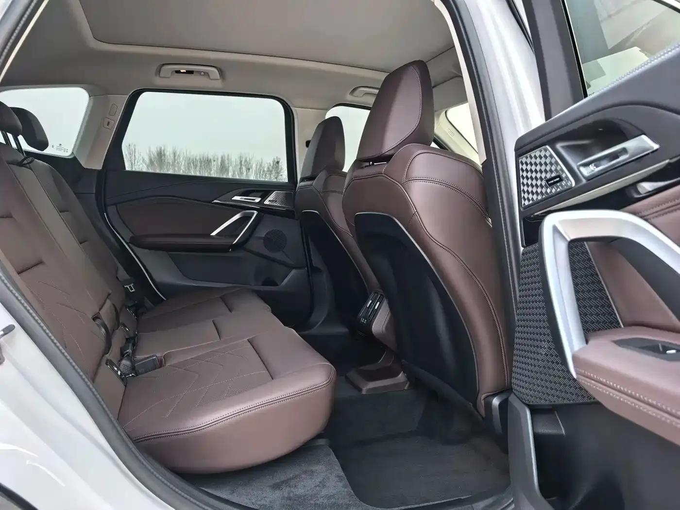 BMW X1 2025 sDrive25Li X Design Package — миниатюра 11