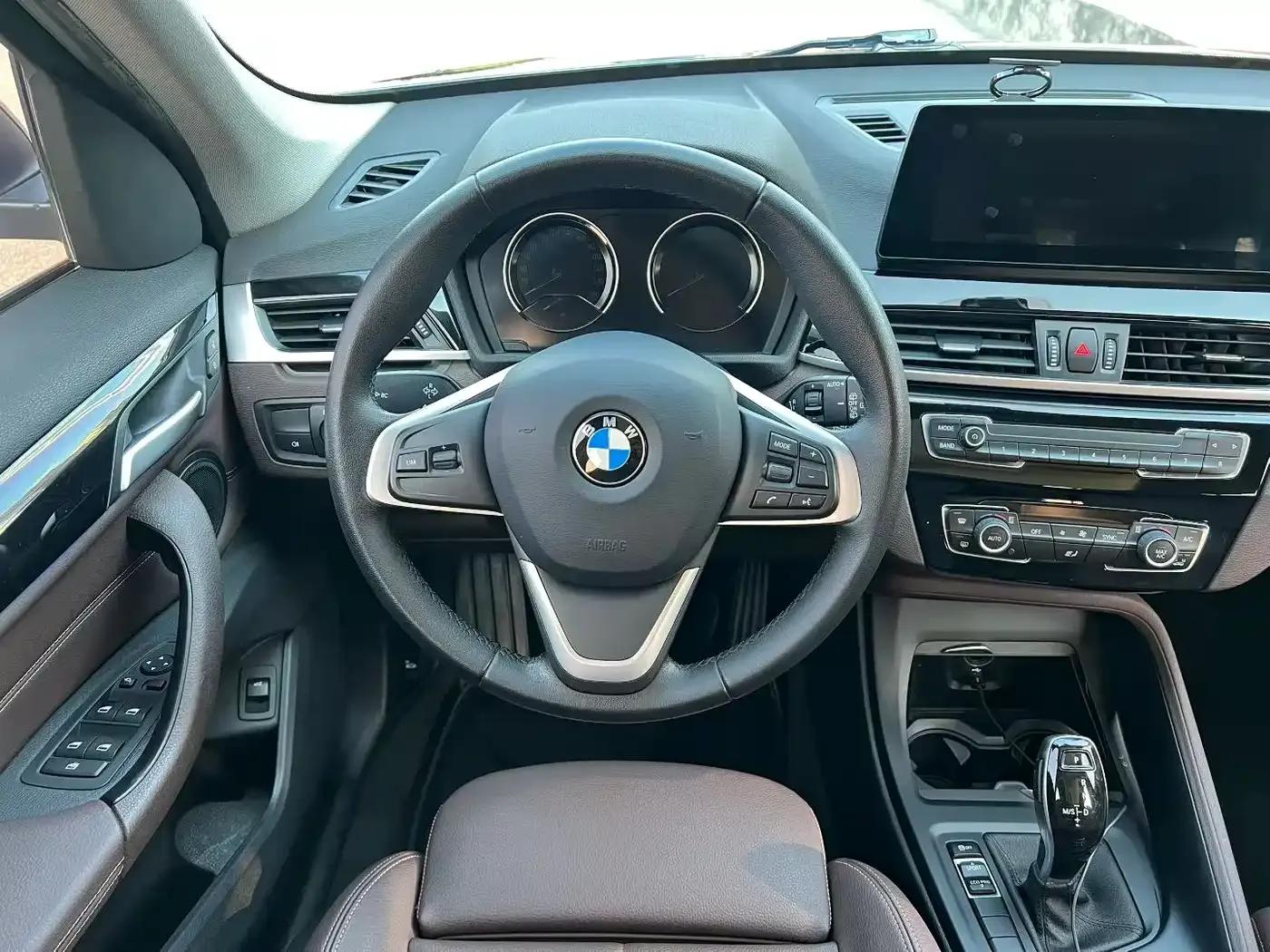 BMW X1 2020 sDrive25Li Leading Edition — миниатюра 9
