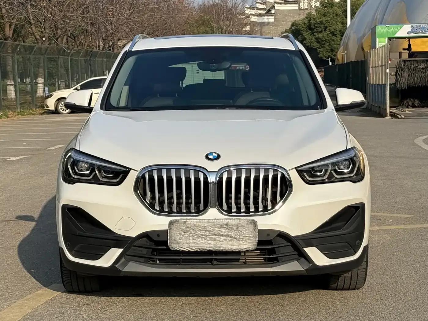 BMW X1 2022 sDrive25Li Leading Edition — миниатюра 2