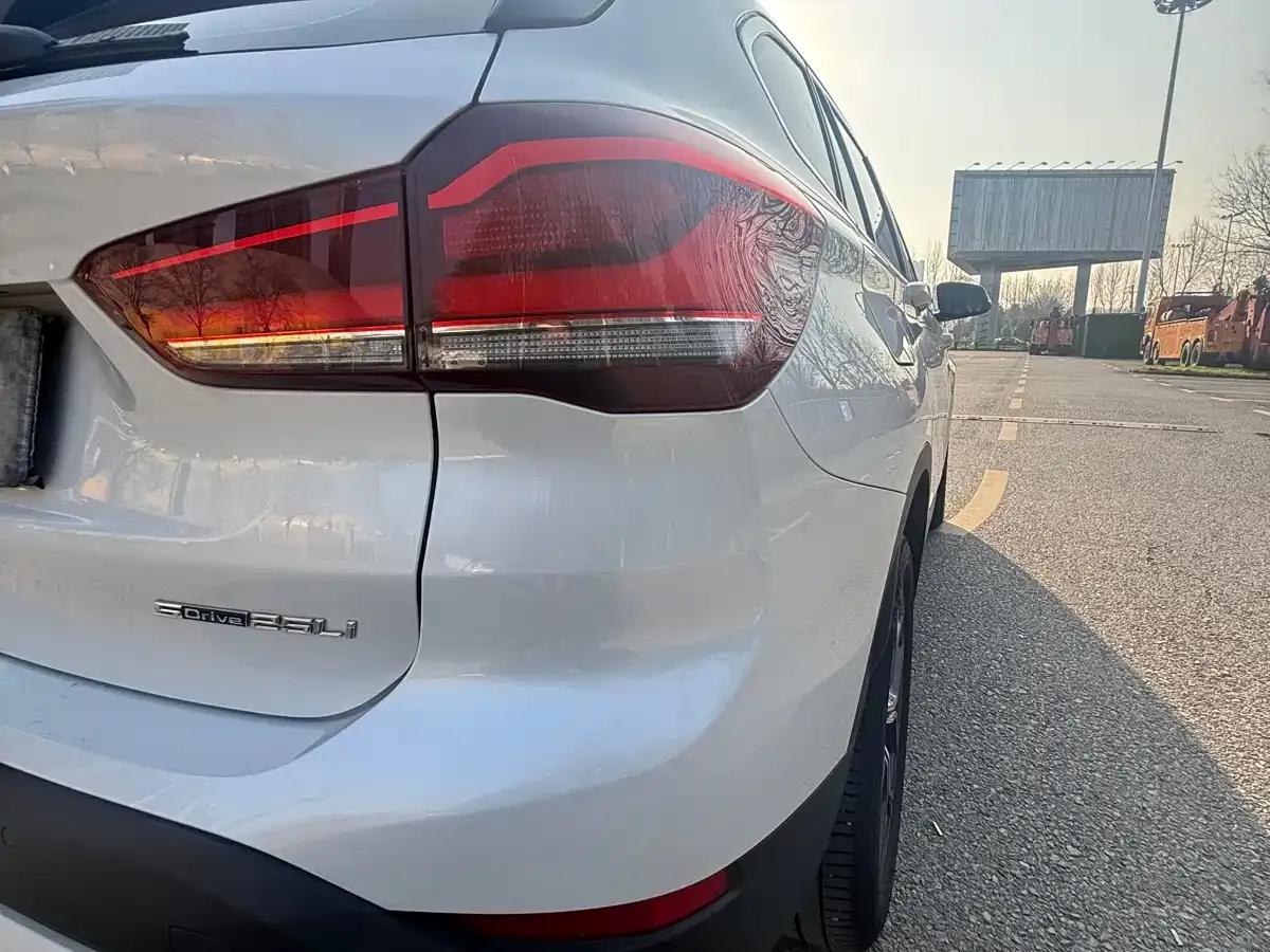 BMW X1 2022 sDrive25Li Leading Edition — миниатюра 11