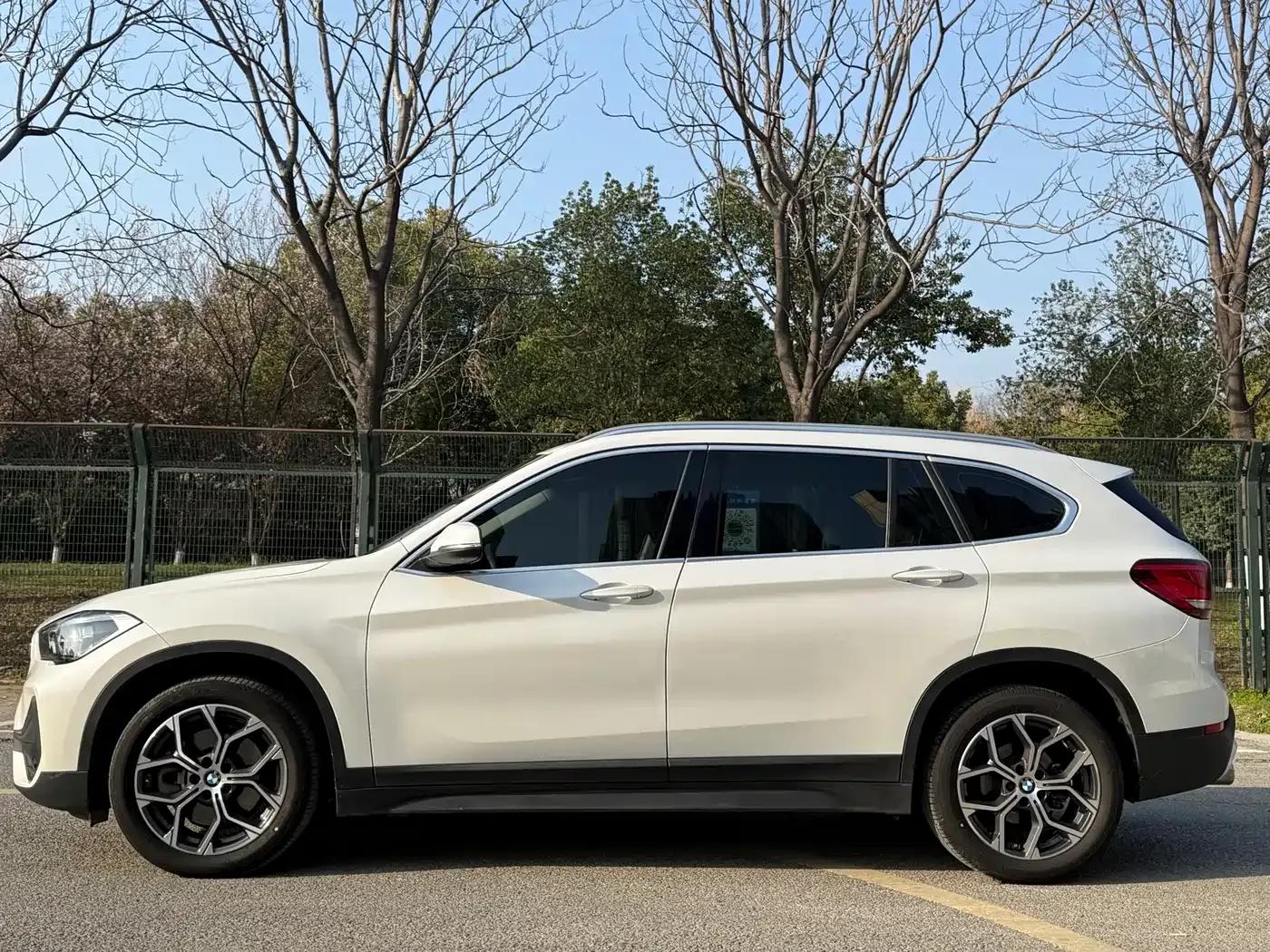 BMW X1 2022 sDrive25Li Leading Edition — миниатюра 12