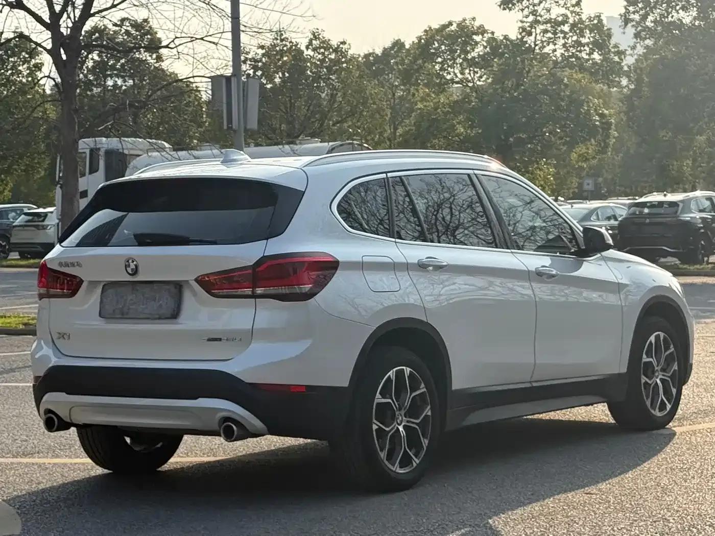 BMW X1 2022 sDrive25Li Leading Edition — миниатюра 13