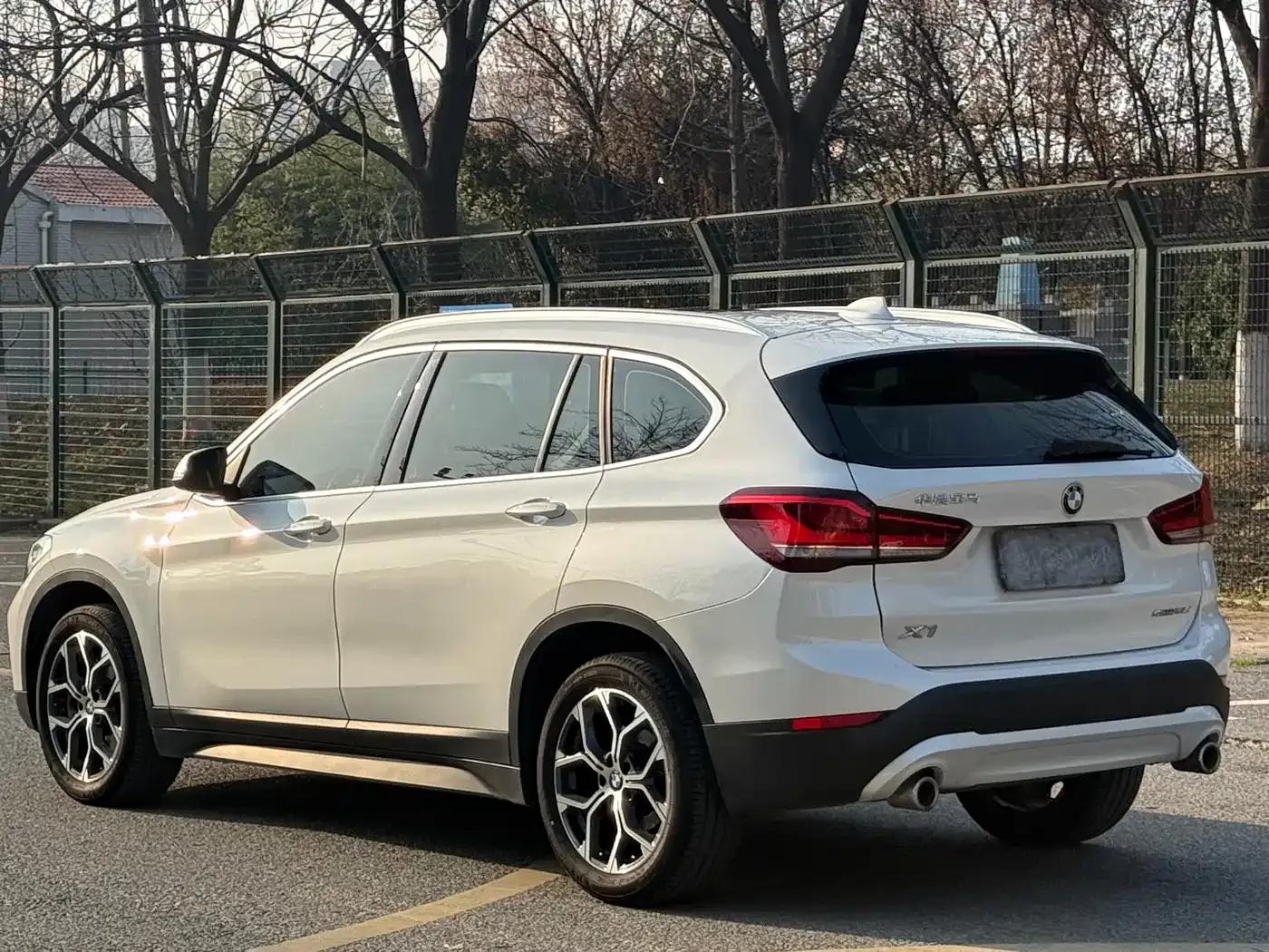BMW X1 2022 sDrive25Li Leading Edition — миниатюра 15