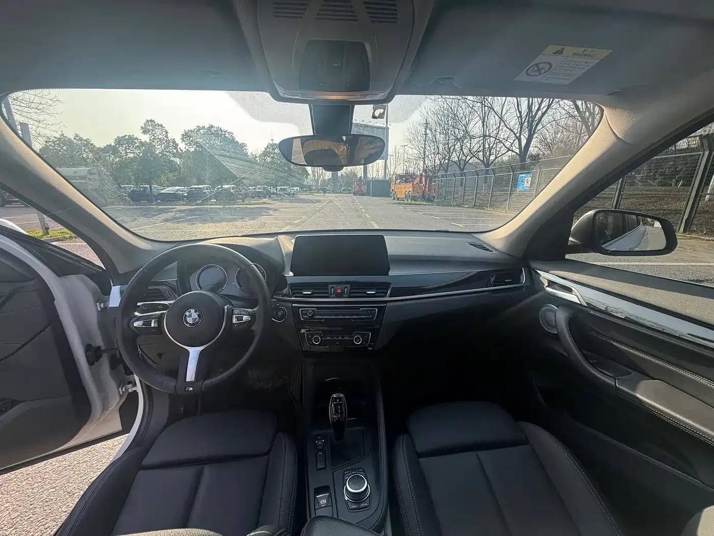 BMW X1 2022 sDrive25Li Leading Edition — миниатюра 6
