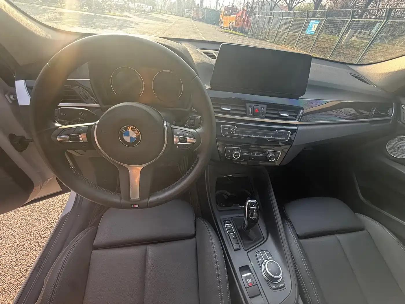 BMW X1 2022 sDrive25Li Leading Edition — миниатюра 8